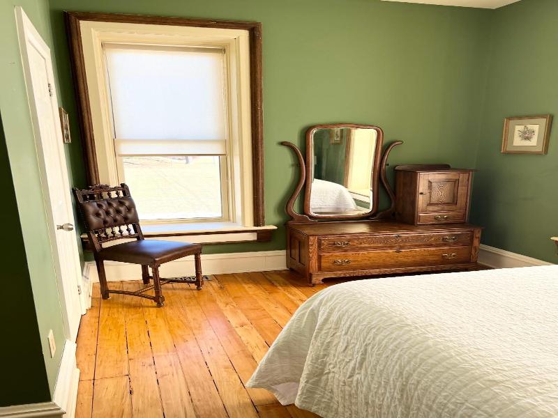 The Woodbridge House image