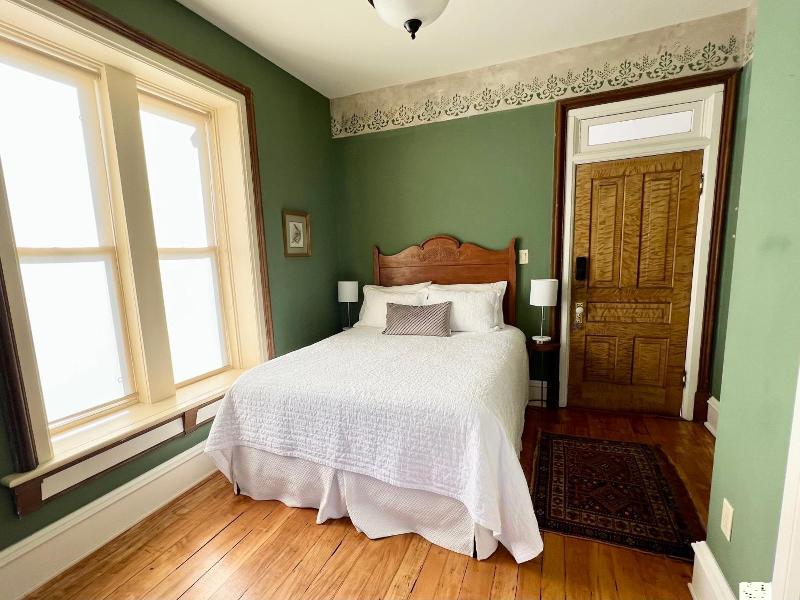 The Woodbridge House image