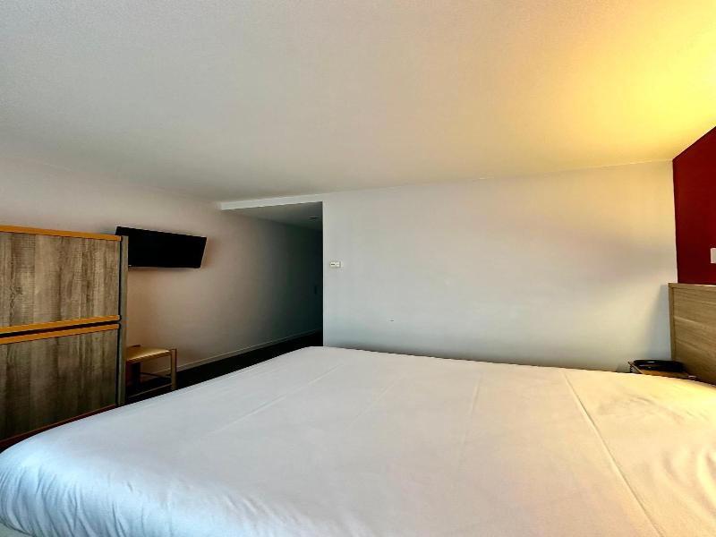 Fasthotel Laval image