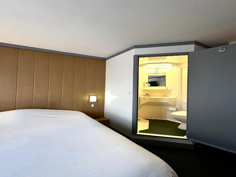 Fasthotel Laval image