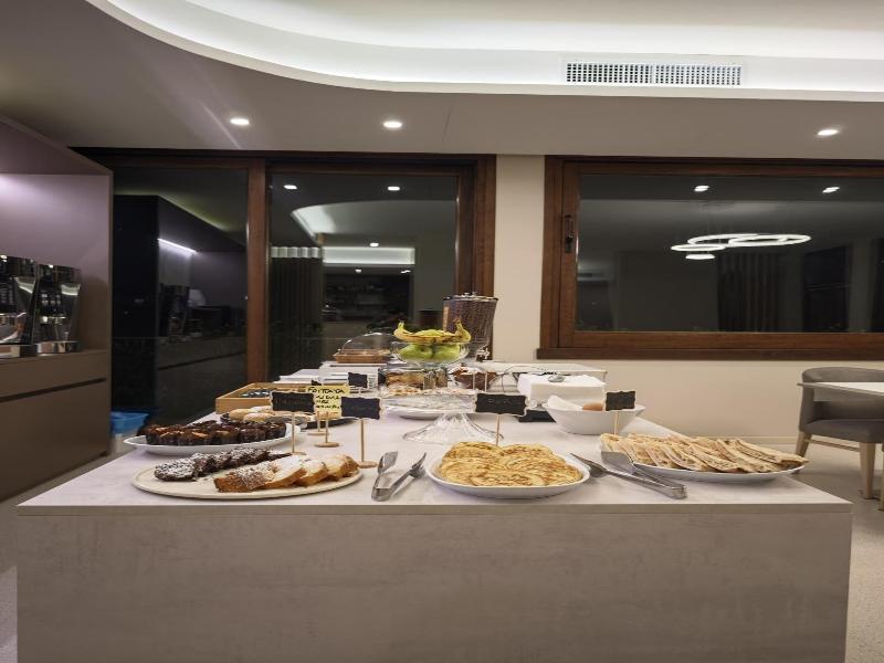 Albergo Grappolo D'oro image