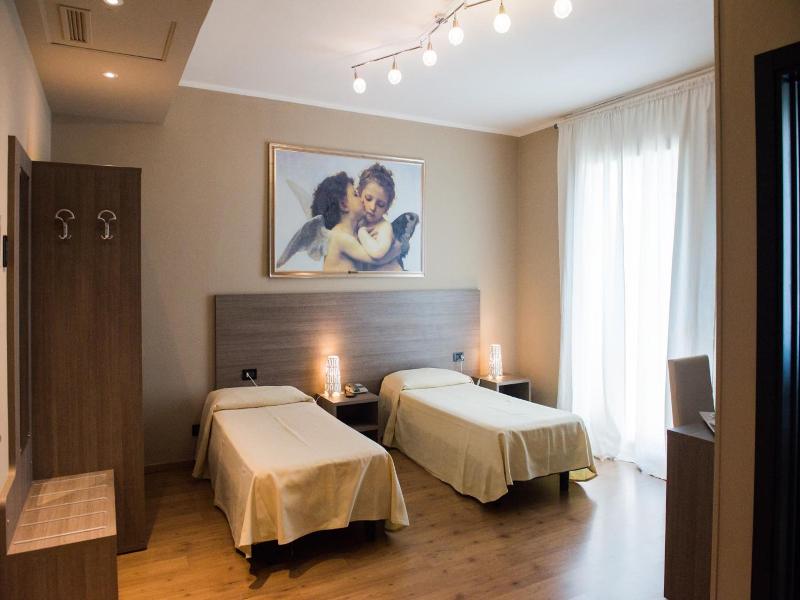 Albergo Grappolo D'oro image