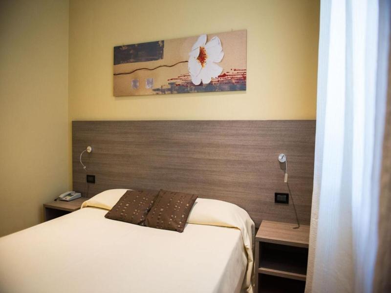Albergo Grappolo D'oro image