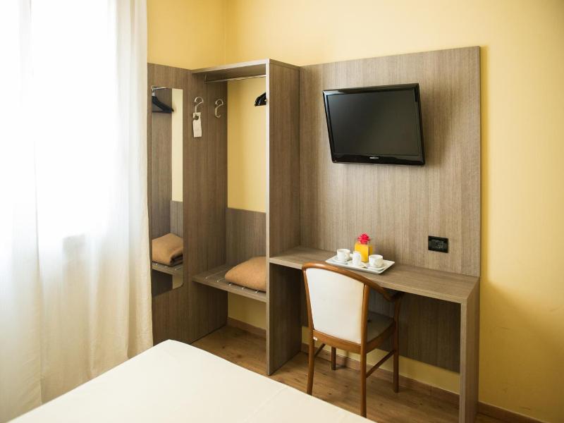 Albergo Grappolo D'oro image