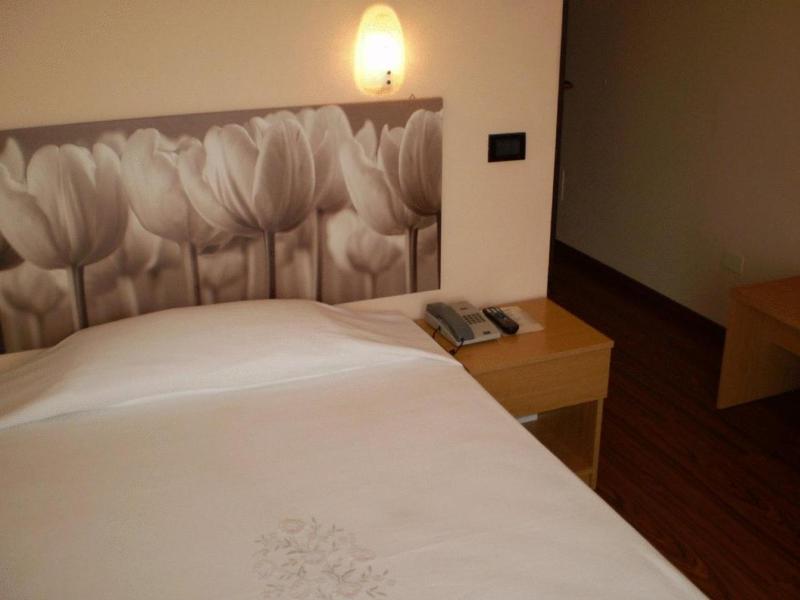Albergo Grappolo D'oro image