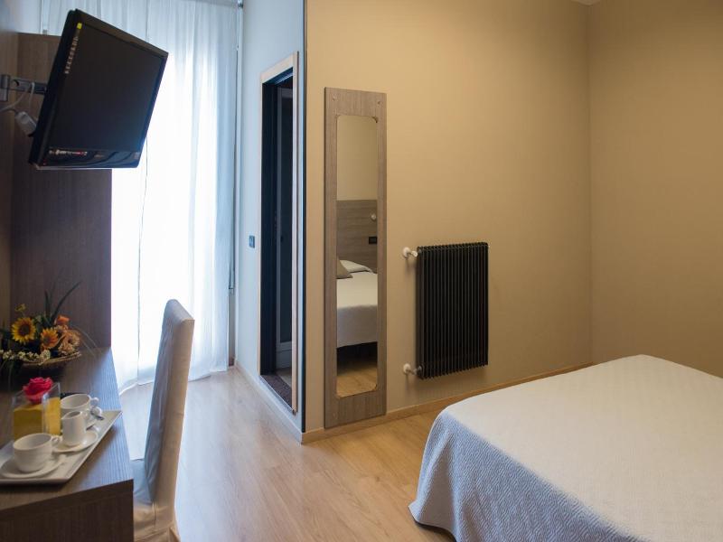 Albergo Grappolo D'oro image