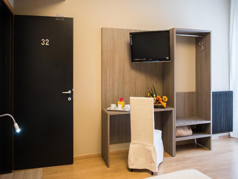 Albergo Grappolo D'oro image