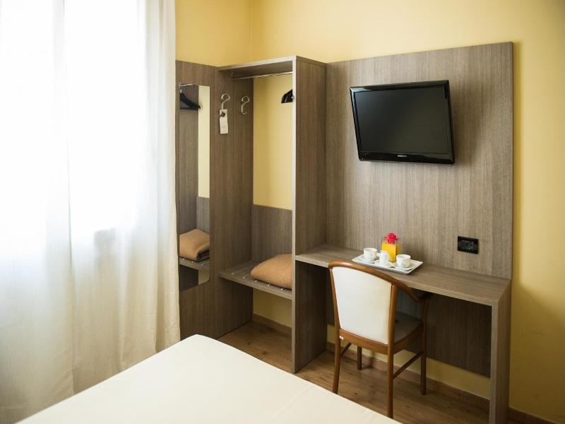 Albergo Grappolo D'oro image