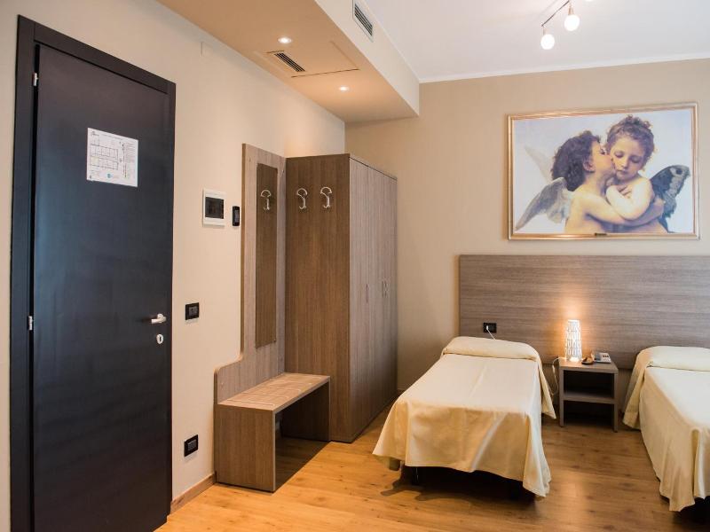 Albergo Grappolo D'oro image