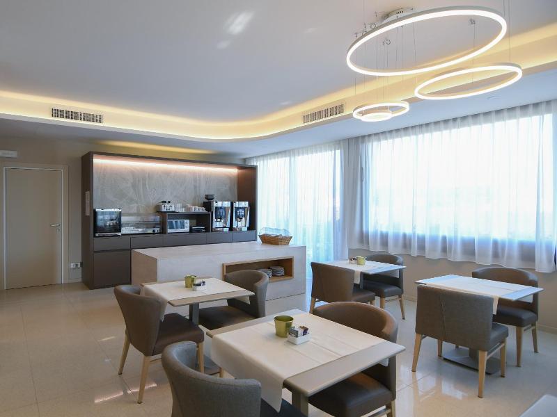 Albergo Grappolo D'oro image