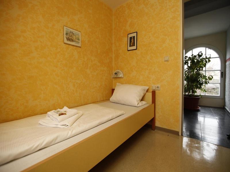 Kolping Hostel Trier Im Warsberger Hof image