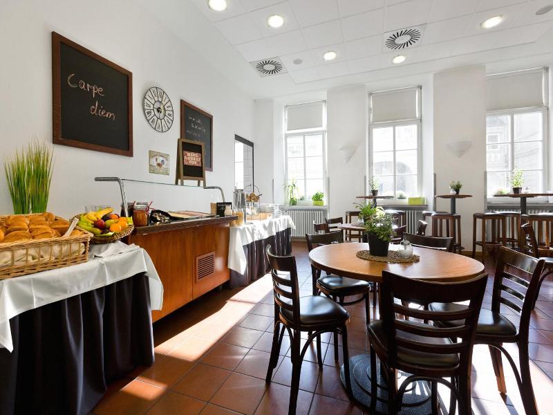 Kolping Hostel Trier Im Warsberger Hof image