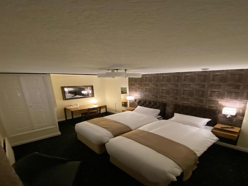 The Redwell Inn image