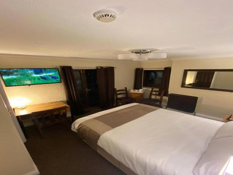 The Redwell Inn image
