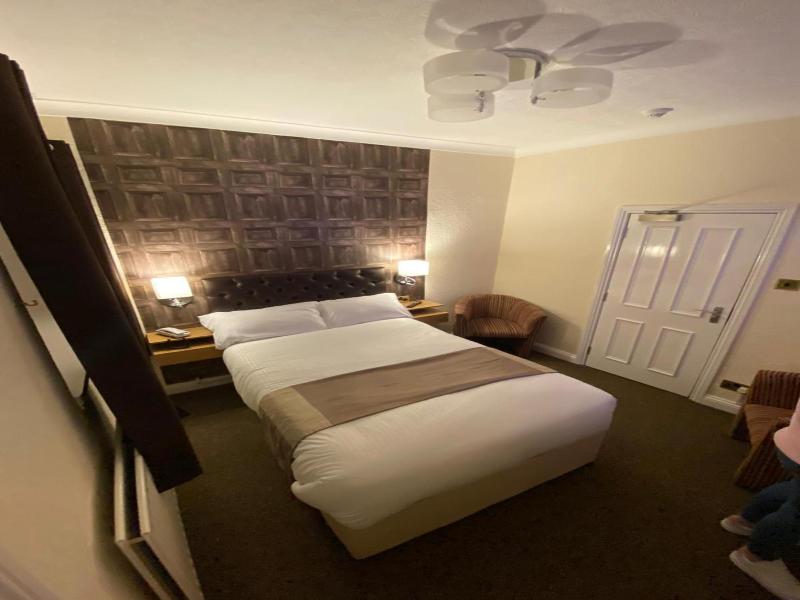 The Redwell Inn image