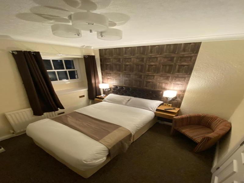 The Redwell Inn image