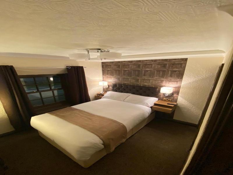 The Redwell Inn image