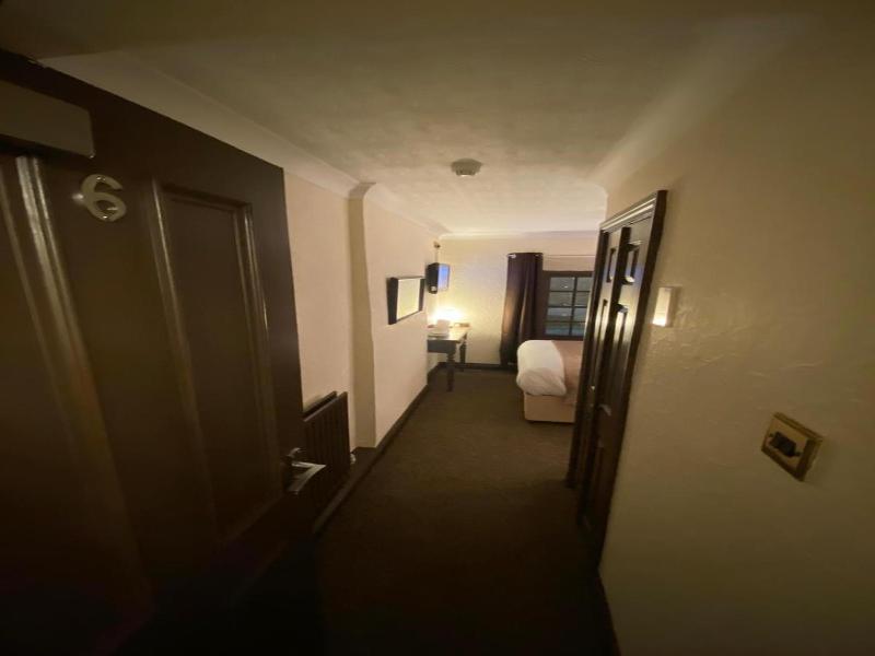 The Redwell Inn image