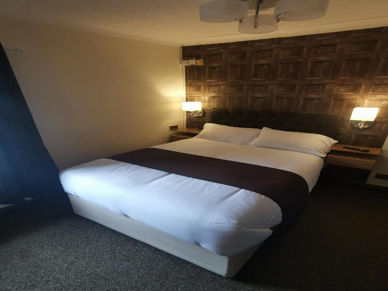 The Redwell Inn image