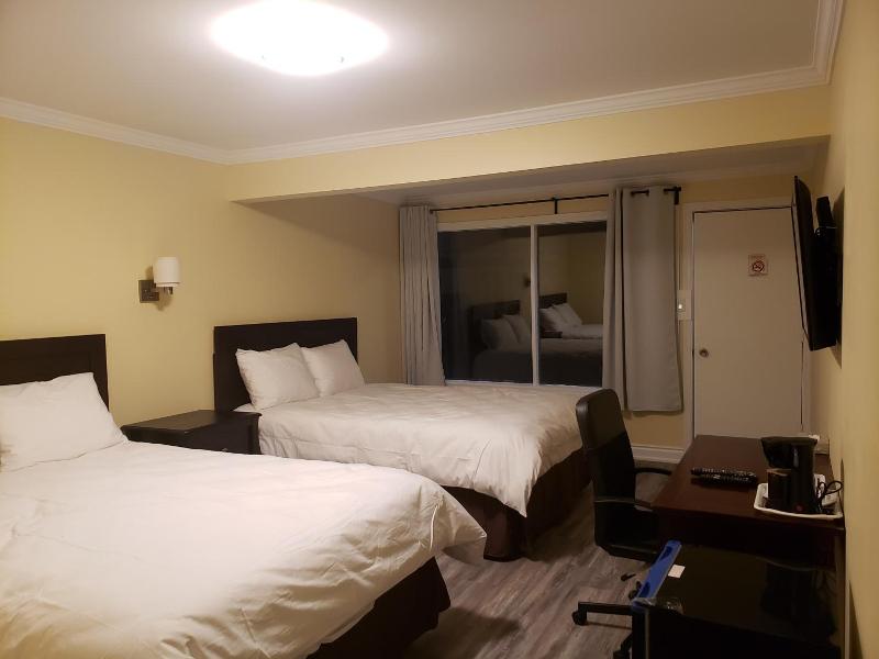 North Shore Wayside Inn