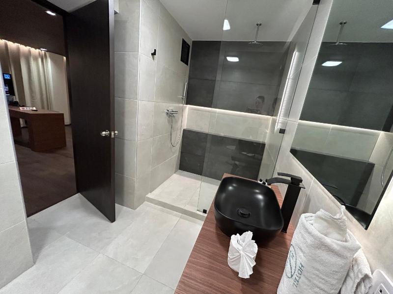 Hotel El Salvador image