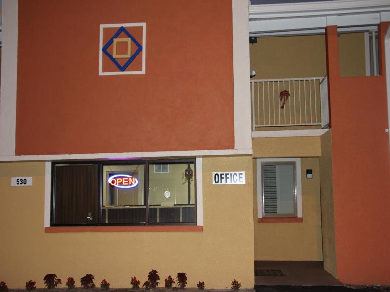 Budget Inn Lake Wales image