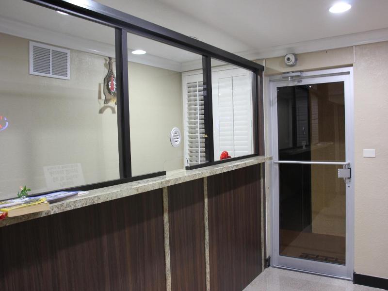 Budget Inn Lake Wales image