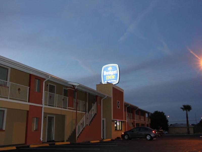 Budget Inn Lake Wales image
