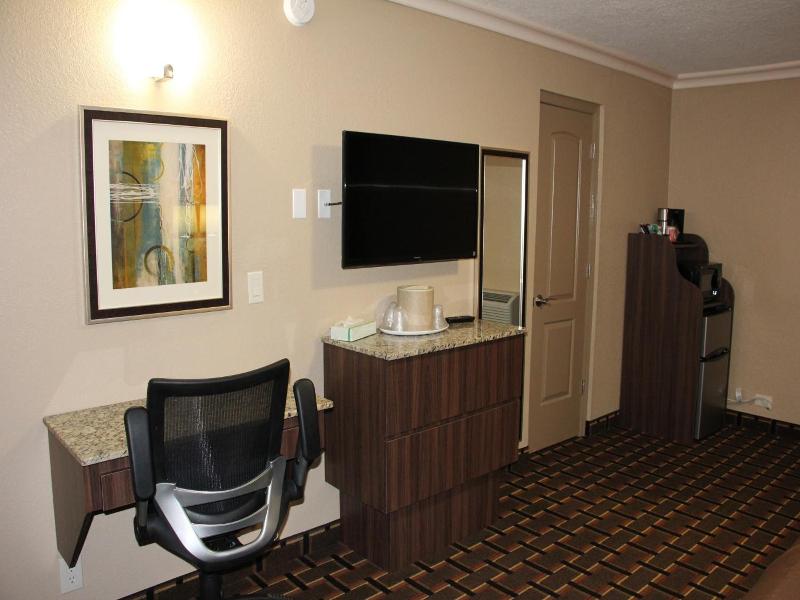 Budget Inn Lake Wales image