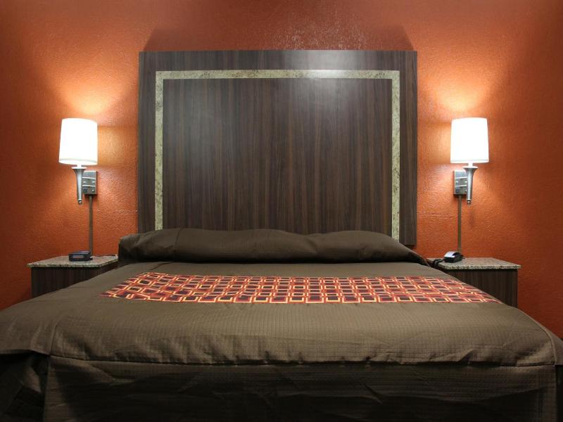 Budget Inn Lake Wales image