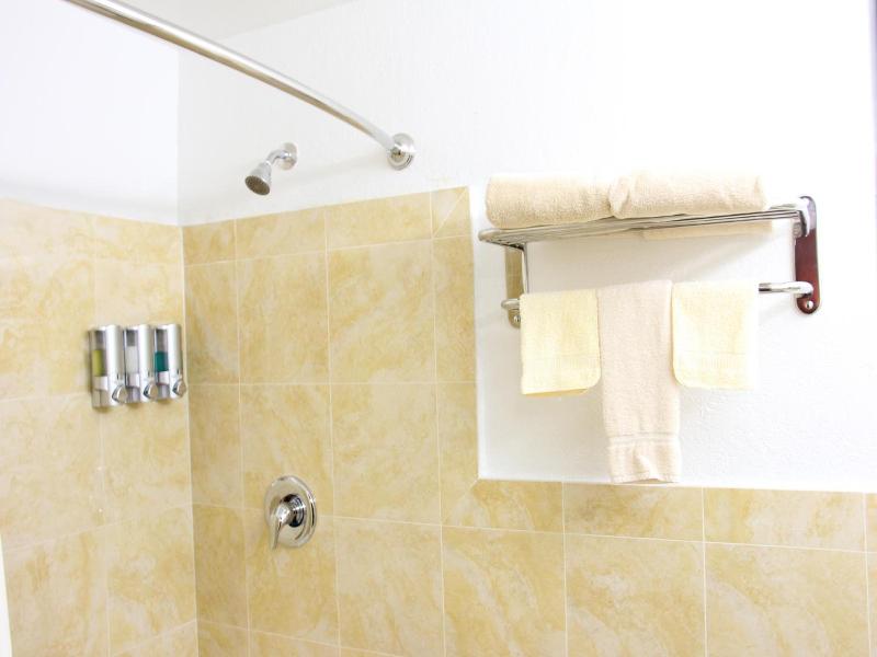 Budget Inn Lake Wales image