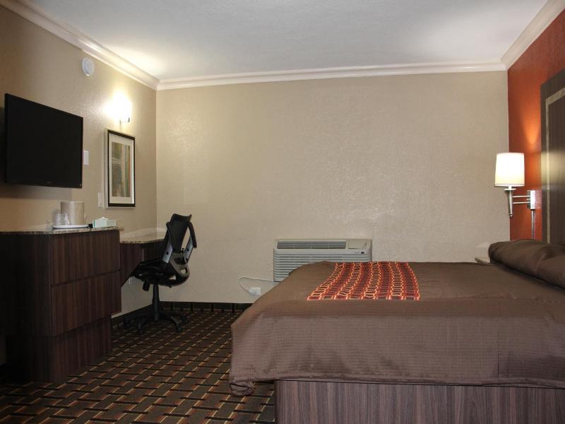 Budget Inn Lake Wales image
