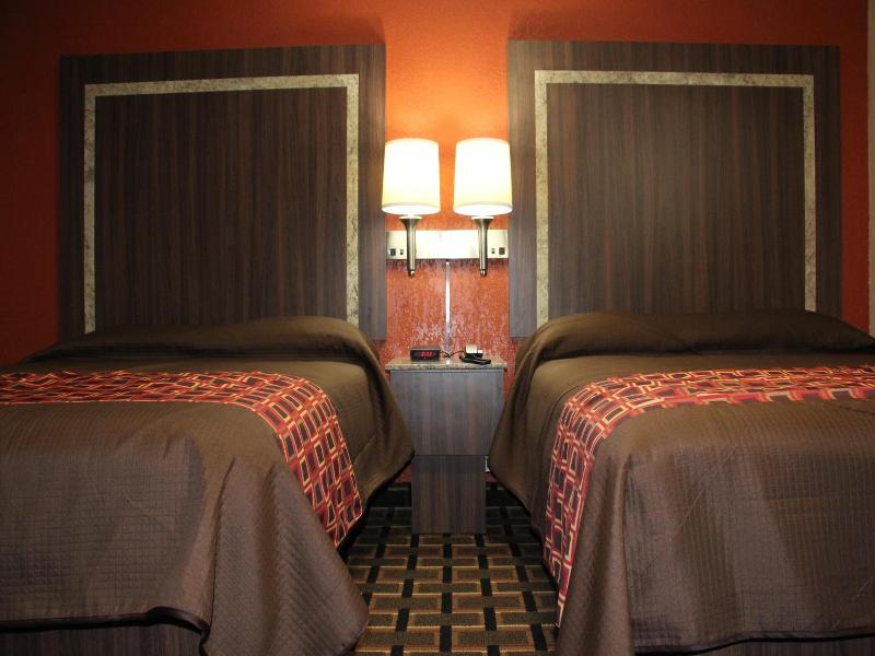 Budget Inn Lake Wales image
