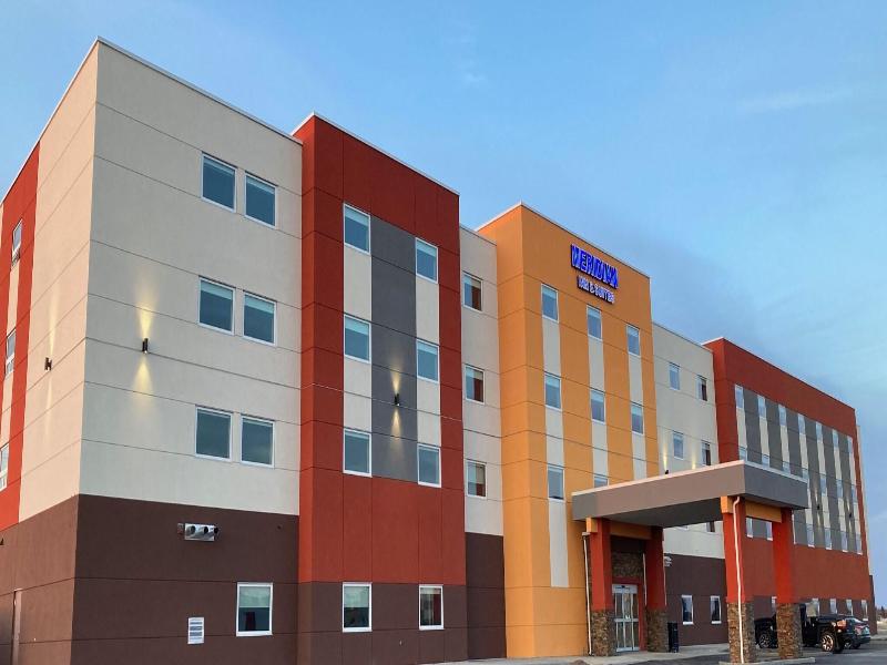 Meridian Inn & Suites Regina Airport