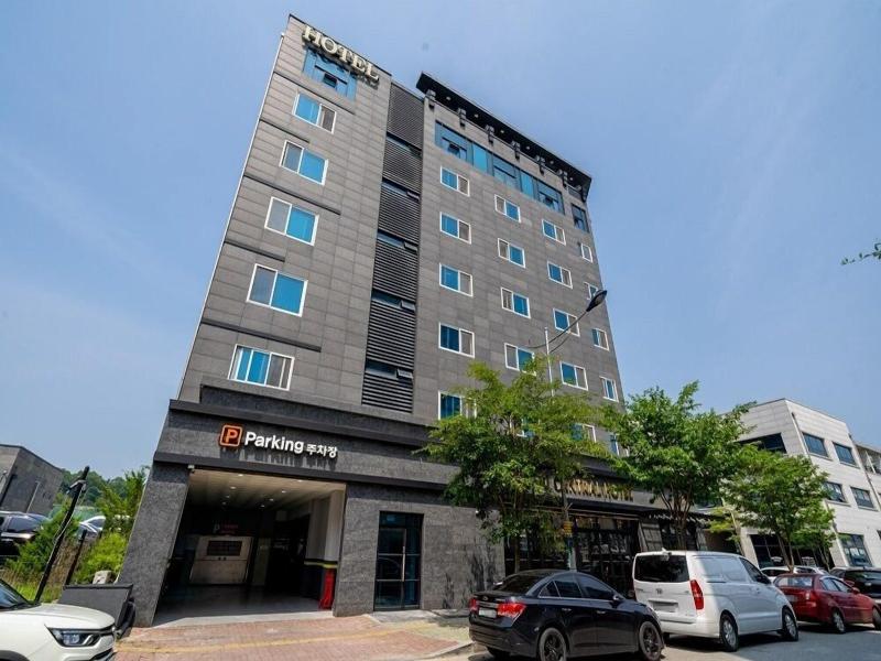 Wonju Central Hotel image