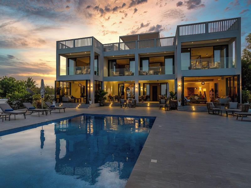 Villa Bluu image