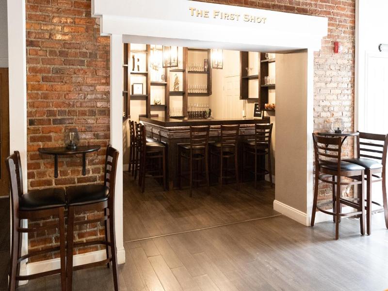Hunter Arms Hotel image