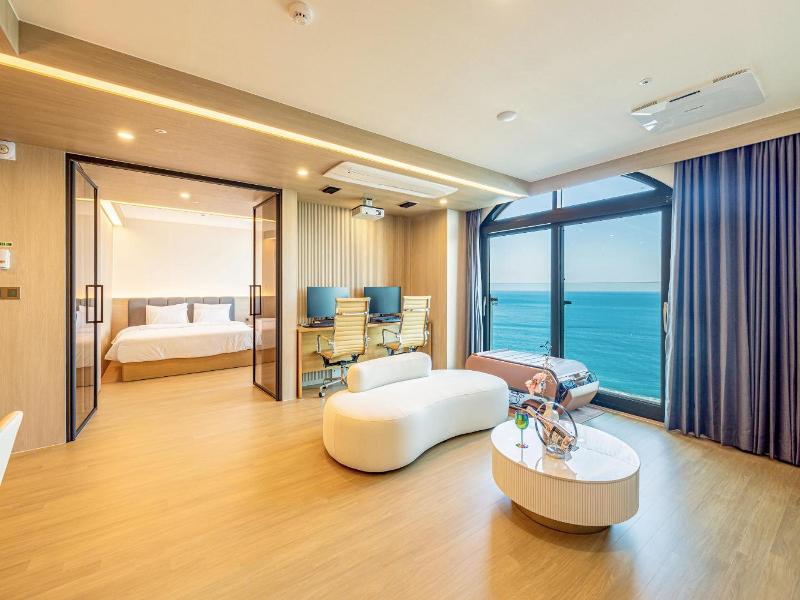 Hound Hotel Ulsan image