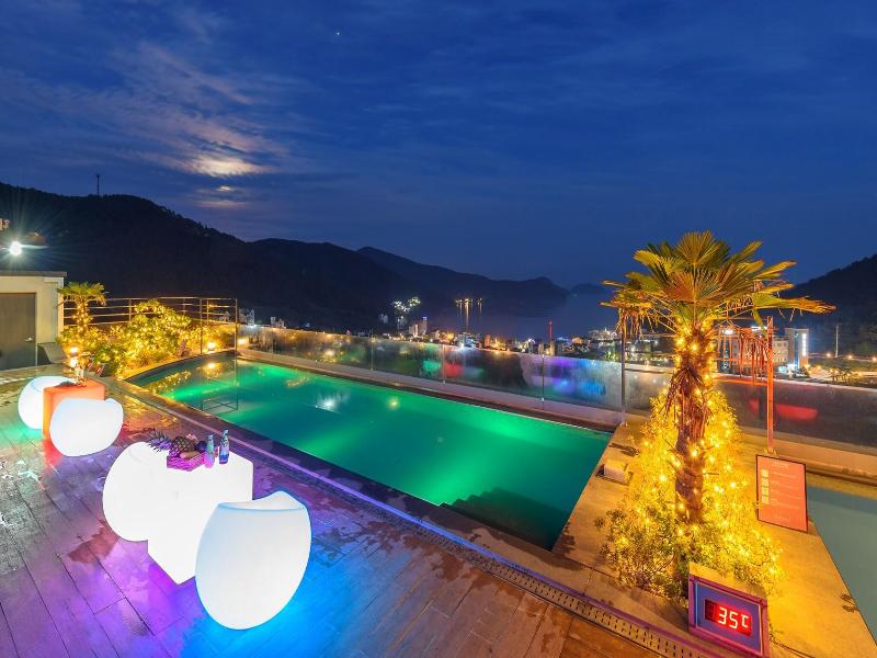 Friemily Pool Villa & Hotel image
