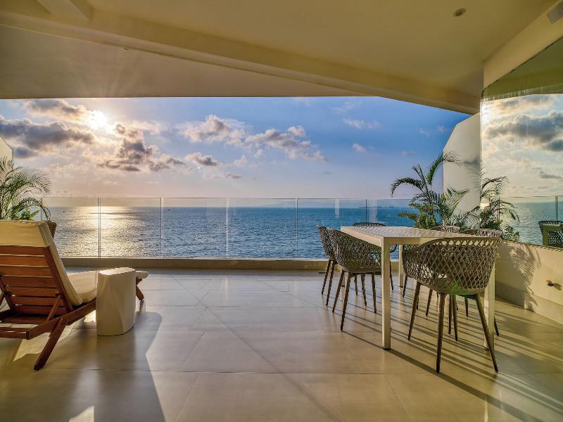 Maxwell Residences At Indah image