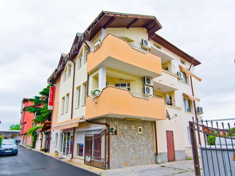 Family Hotel Victoria Gold, Mineralni Bani