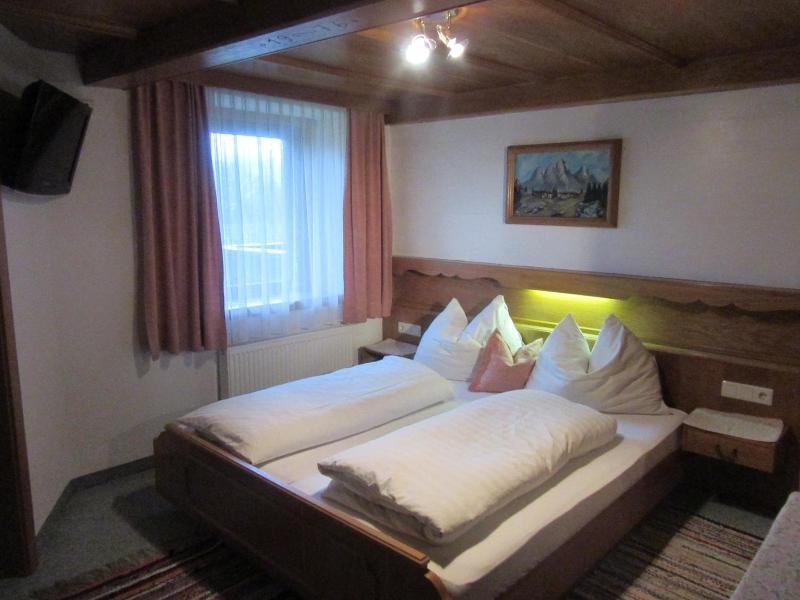 Gasthof Waldrast image