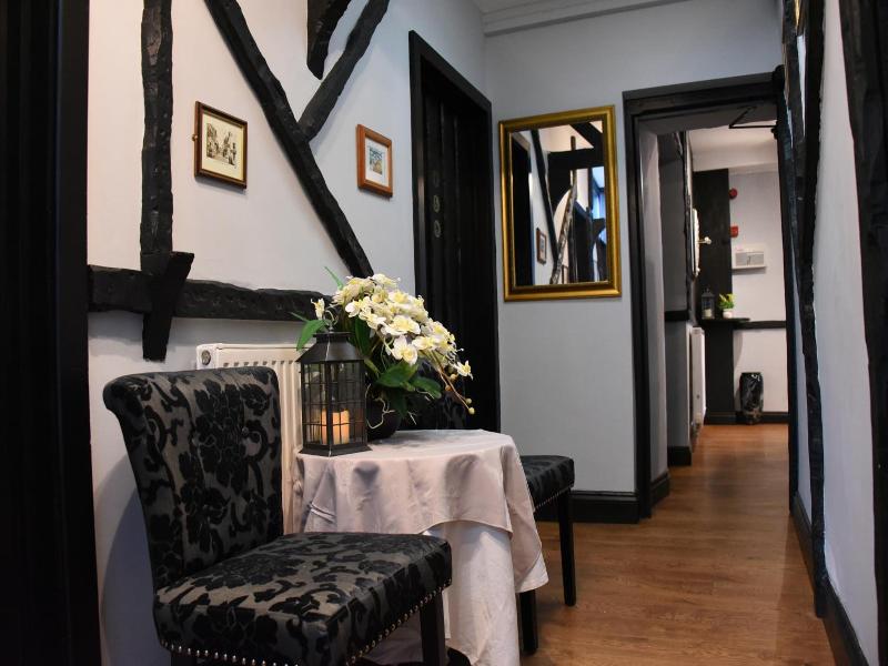 The Llanelwedd Arms Hotel image