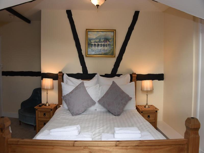 The Llanelwedd Arms Hotel image