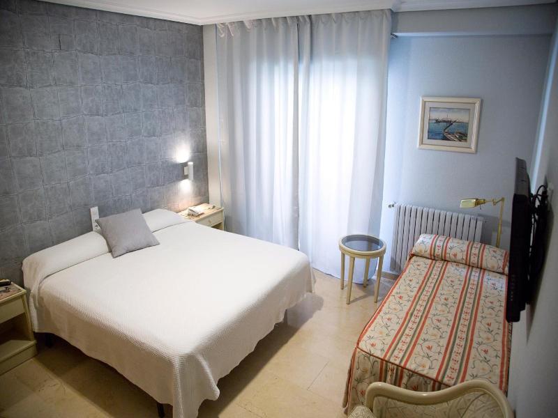 Hotel Reina Victoria