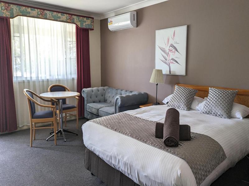 Highlands Motor Inn image