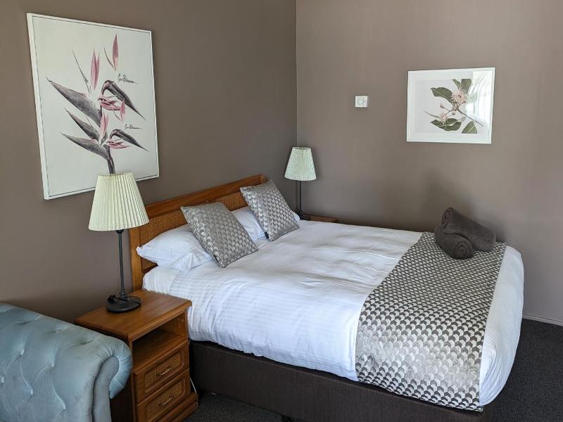 Highlands Motor Inn image