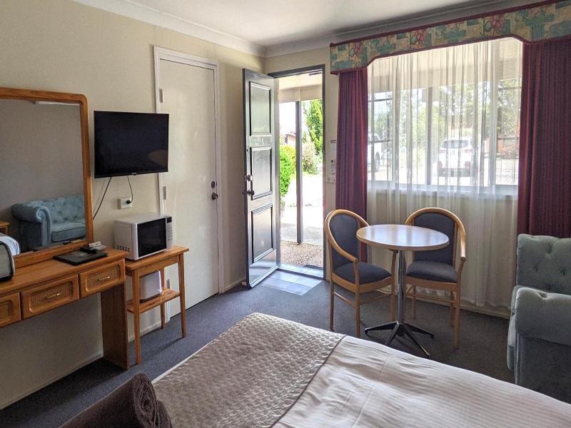 Highlands Motor Inn image