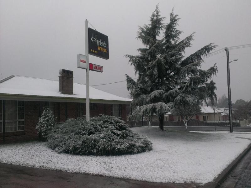 Highlands Motor Inn image