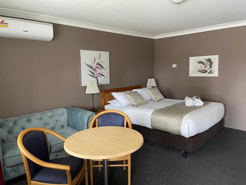 Highlands Motor Inn image